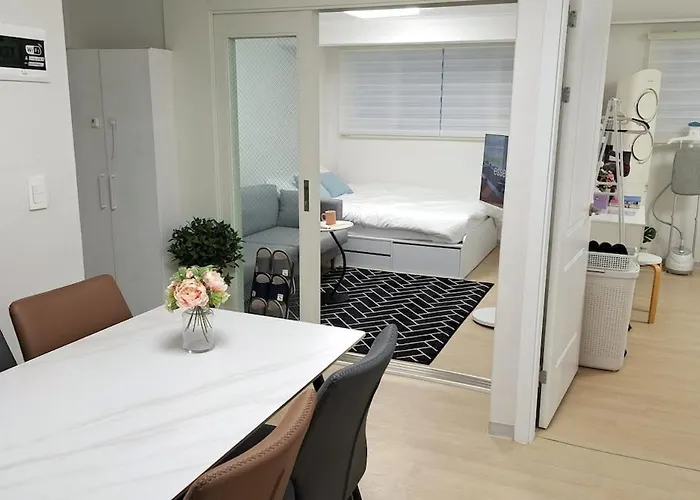 Daumstay#2호선#강남#역삼역7분#침실3개#침대4개#가족#모임#성형#비즈니스#모던숙소