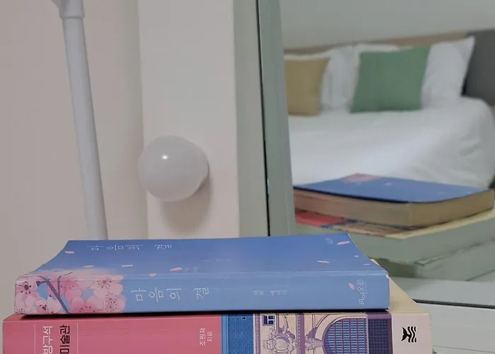 Apartment Daumstay#2호선#강남#역삼역7분#침실3개#침대4개#가족#모임#성형#비즈니스#모던숙소 Seoul