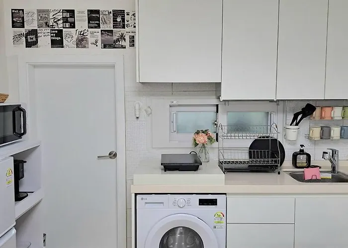 Daumstay#2호선#강남#역삼역7분#침실3개#침대4개#가족#모임#성형#비즈니스#모던숙소 Apartment Seoul