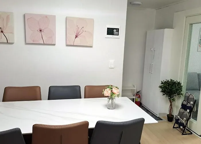 Apartment Daumstay#2호선#강남#역삼역7분#침실3개#침대4개#가족#모임#성형#비즈니스#모던숙소 Seoul