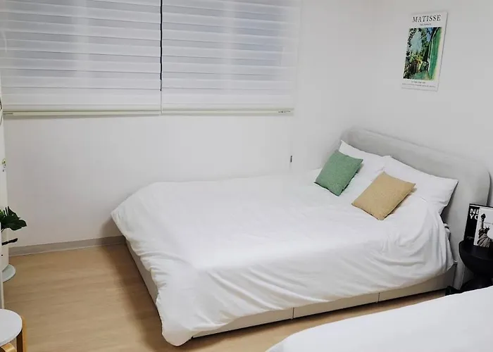 Daumstay#2호선#강남#역삼역7분#침실3개#침대4개#가족#모임#성형#비즈니스#모던숙소 Apartment Seoul